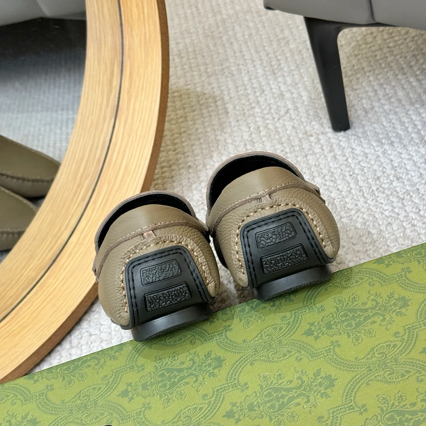 Men's shoes 💰420 (Yangli) Gucci* - the top version of Gucci classic beanie shoes! It is made of imported original cowhide and has a comfortable first layer of sheepskin lining! Original wear-resistant rubber outsole! High quality products! Size 38-46, with shoe dial, cloth bag, card